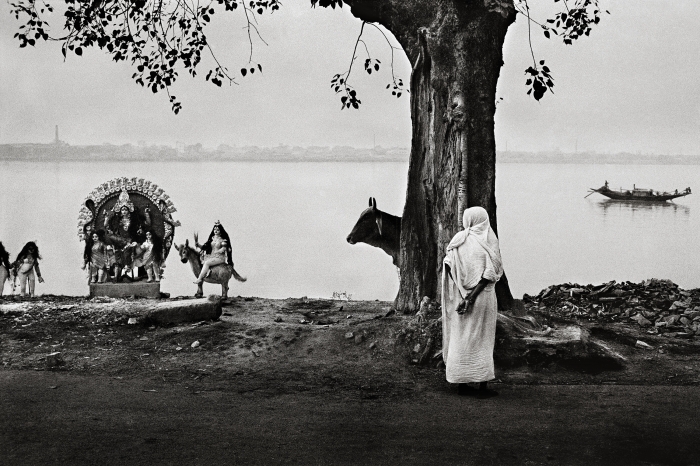 Among the Goddesses, Calcutta,1990